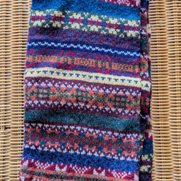 Howlin' Scarf - Picture 1 of 2
